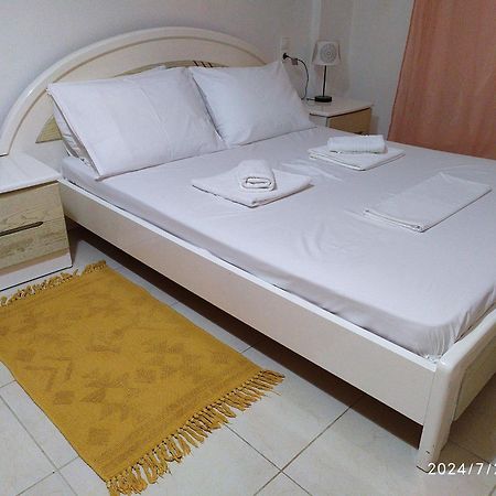 Georgia'S Family Apartment Kandiye Dış mekan fotoğraf