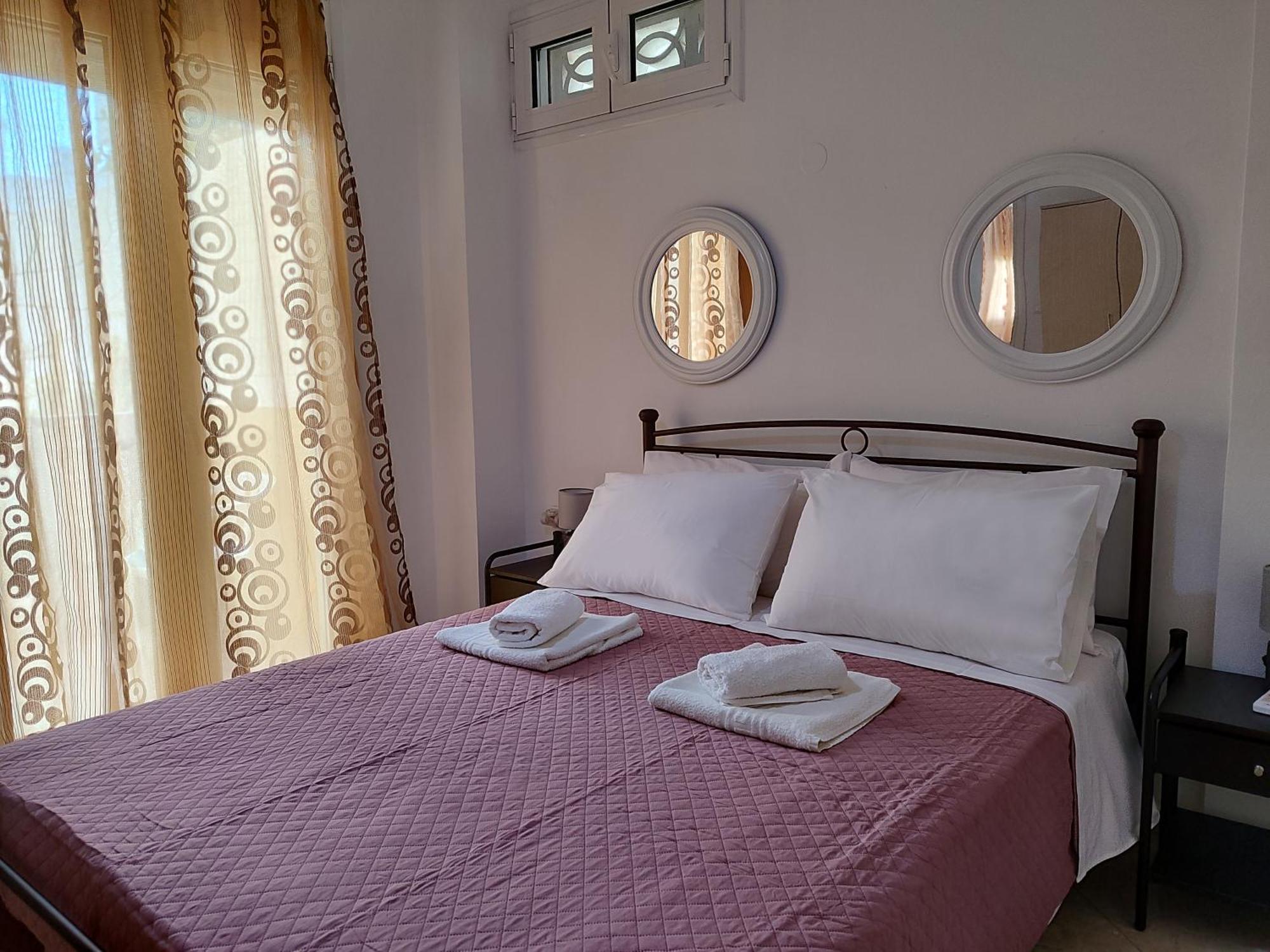 Georgia'S Family Apartment Kandiye Dış mekan fotoğraf